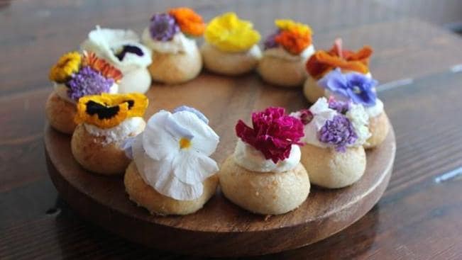Coachella-Inspired Flower Crown Pie Holes Are a Thing